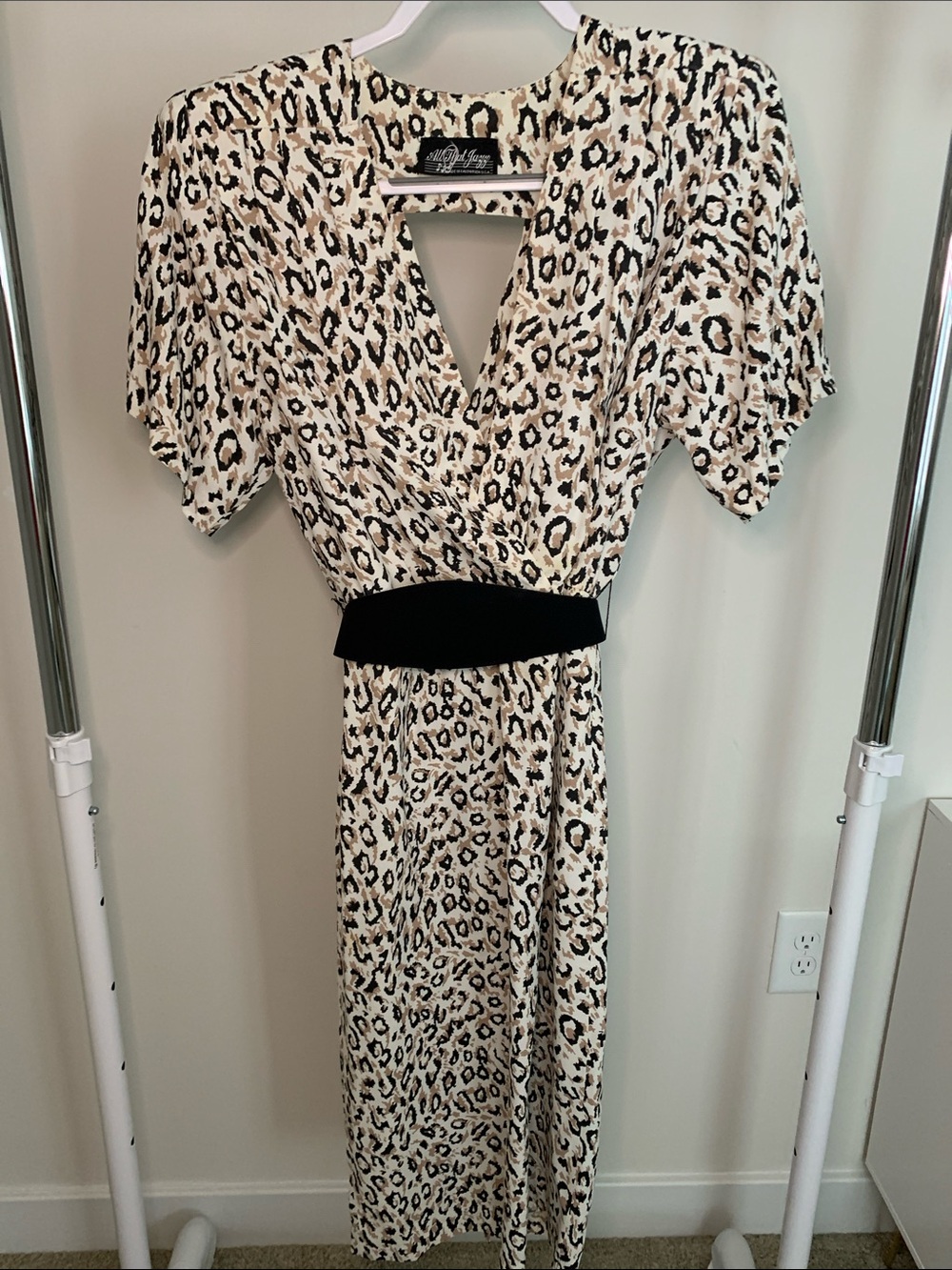 AllThat Jazz Leopard-Print Dress in Beige, White and Black. Sz6
